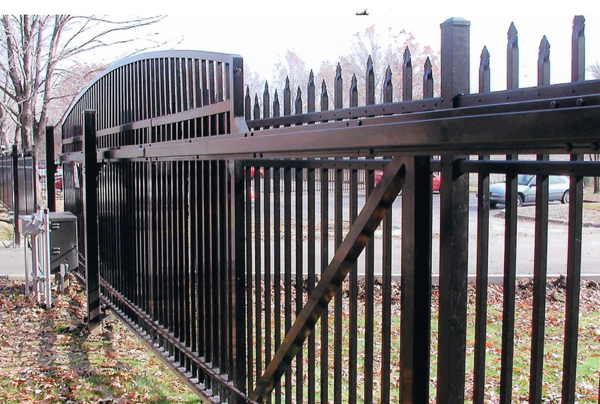 Aluminum gate