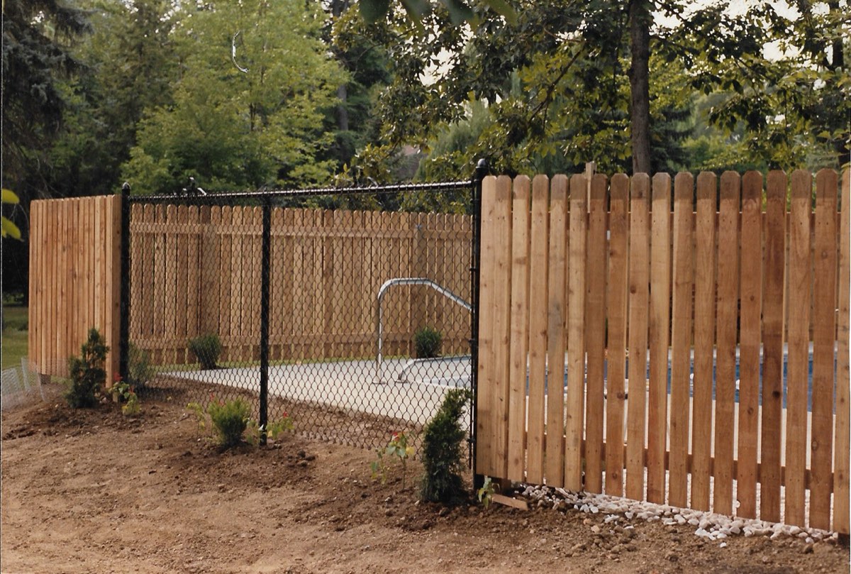 Semi-privacy fence
